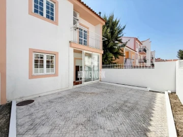 Moradia T3 para Venda em Azeitão (São Lourenço e São Simão)