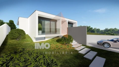 Moradia T3 para Venda em Romeira e Várzea