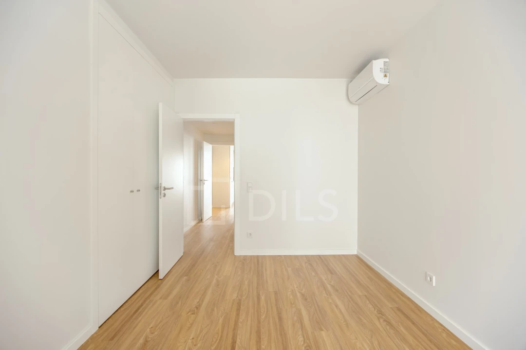 Apartamento T3 para Venda em Santo António dos Cavaleiros e Frielas Foto 14