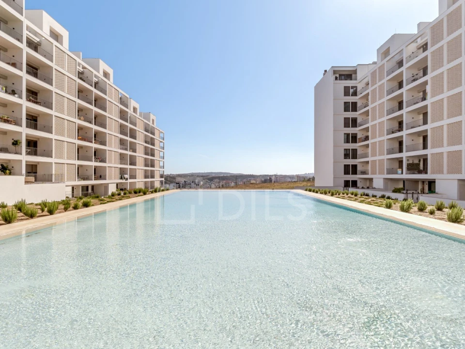Apartamento T3 para Venda em Santo António dos Cavaleiros e Frielas Foto 1