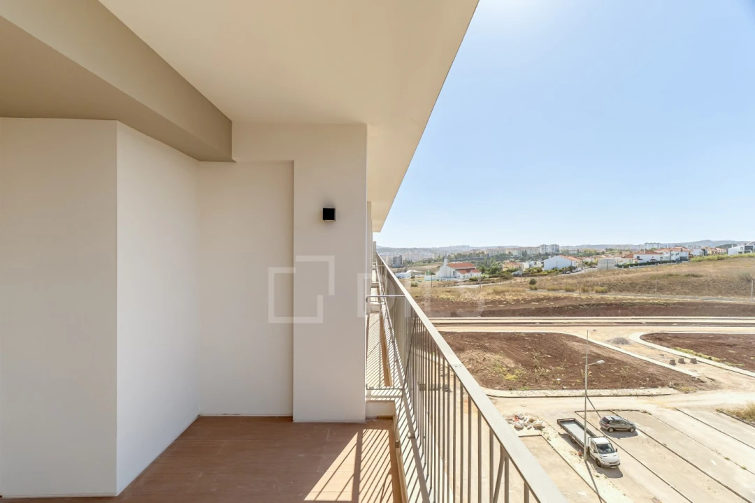 Apartamento T3 para Venda em Santo António dos Cavaleiros e Frielas Foto 11