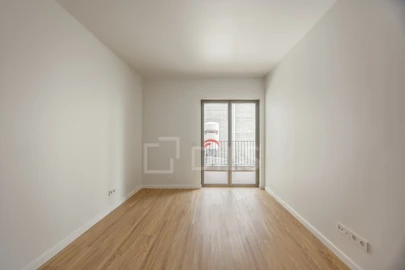Apartamento T3 para Venda em Santo António dos Cavaleiros e Frielas