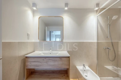 Apartamento T3 para Venda em Santo António dos Cavaleiros e Frielas