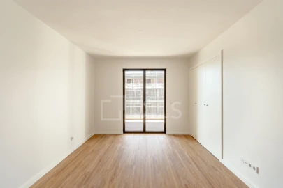 Apartamento T3 para Venda em Santo António dos Cavaleiros e Frielas