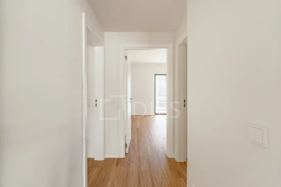 Apartamento T3 para Venda em Santo António dos Cavaleiros e Frielas
