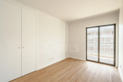 Apartamento T3 para Venda em Santo António dos Cavaleiros e Frielas