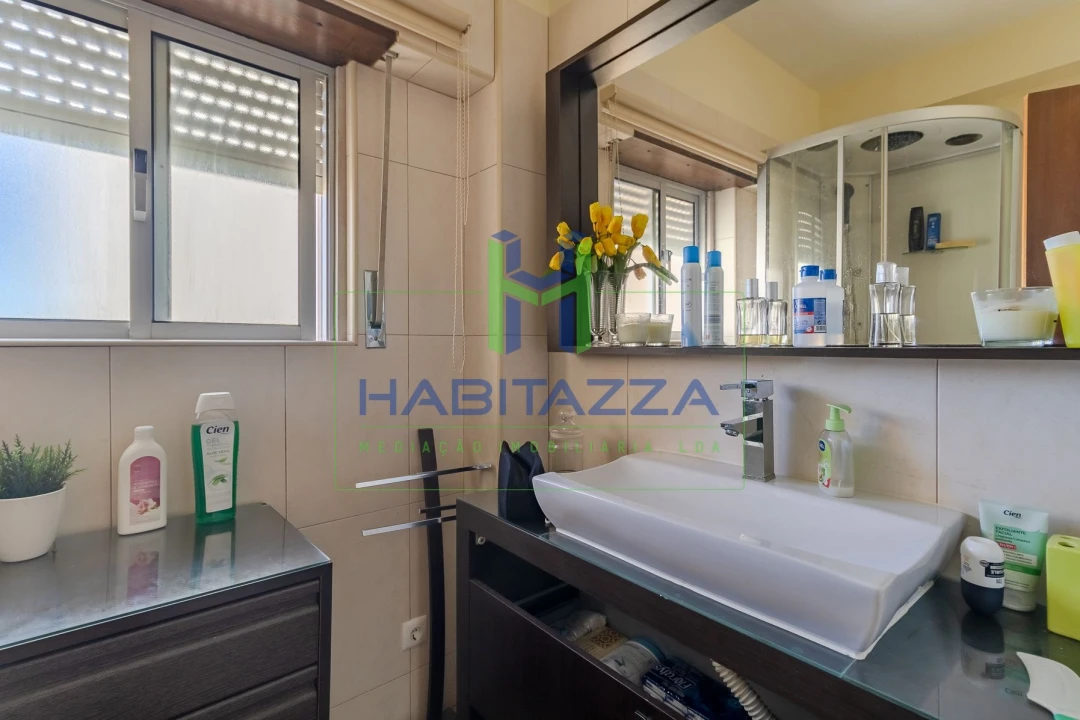 Apartamento T2 para Arrendamento em Lagos (São Sebastião e Santa Maria) Foto 19