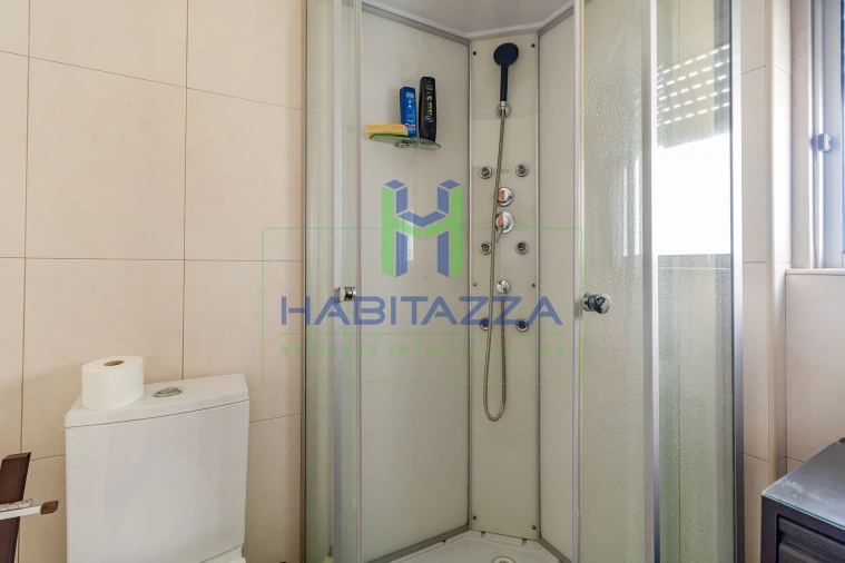Apartamento T2 para Arrendamento em Lagos (São Sebastião e Santa Maria) Foto 20