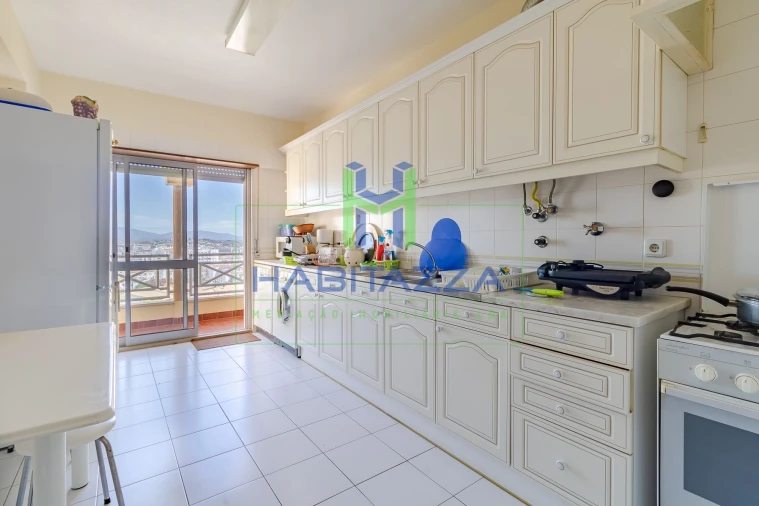 Apartamento T2 para Arrendamento em Lagos (São Sebastião e Santa Maria) Foto 12