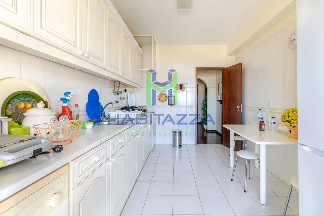 Apartamento T2 para Arrendamento em Lagos (São Sebastião e Santa Maria) Foto 11