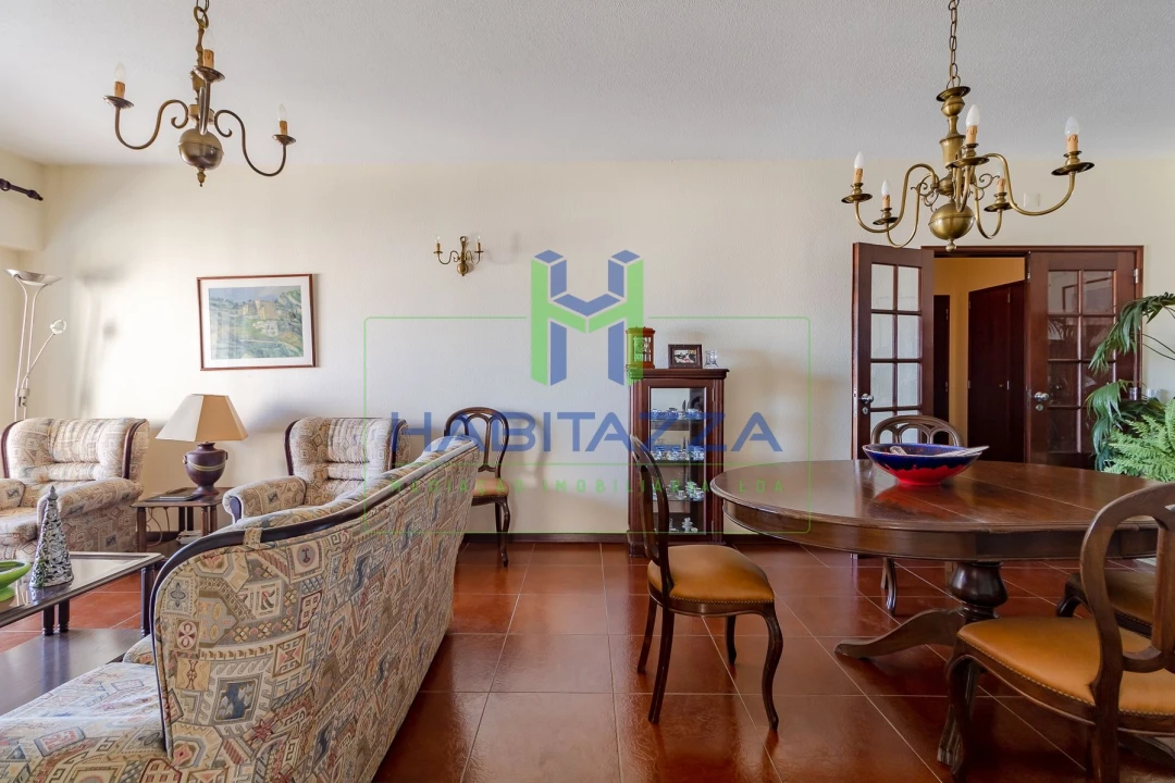 Apartamento T2 para Arrendamento em Lagos (São Sebastião e Santa Maria) Foto 7