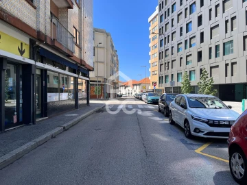 Negócio para Arrendamento em Santa Marinha e São Pedro da Afurada