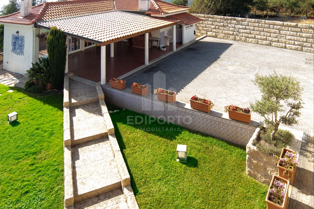 Moradia T6 para Arrendamento em Figueiras e Covas Foto 43