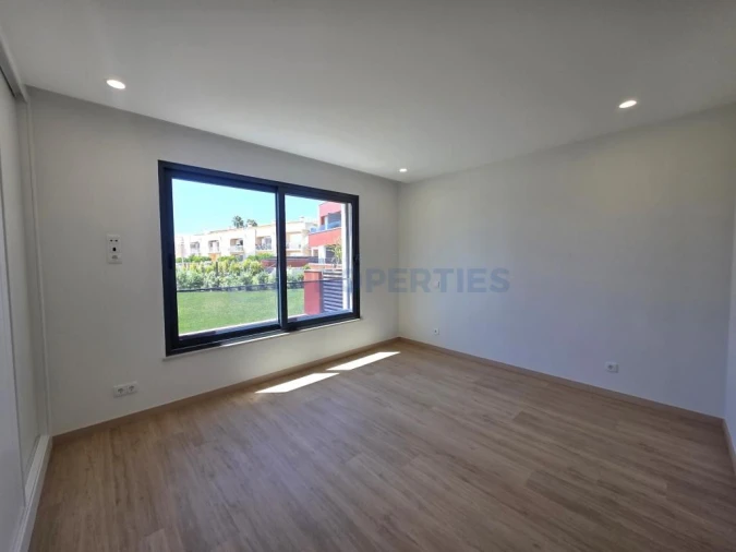 Apartamento T2 para Venda em Quarteira Foto 15