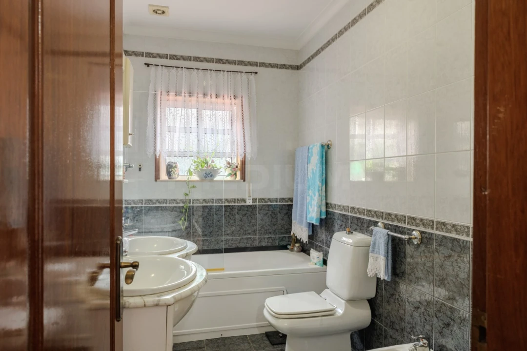 Moradia T3 para Venda em Arnoso (Santa Maria e Santa Eulália) e Sezures Foto 12