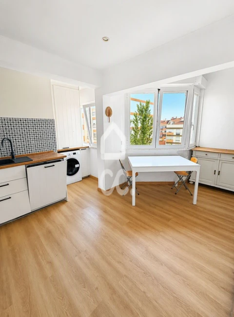 Apartamento T3 para Venda em Sacavém e Prior Velho
