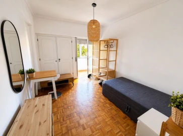 Apartamento T3 para Venda em Sacavém e Prior Velho