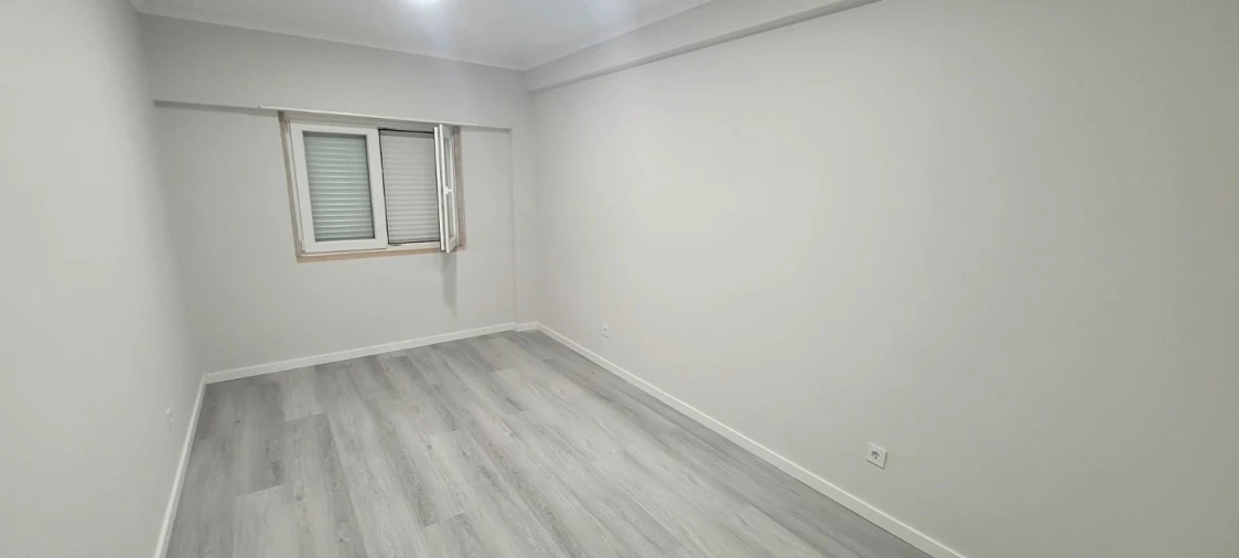 Apartamento T4 para Venda em Amora Foto 30