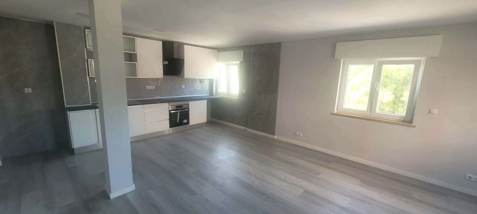 Apartamento T2 para Venda em Corroios Foto 2