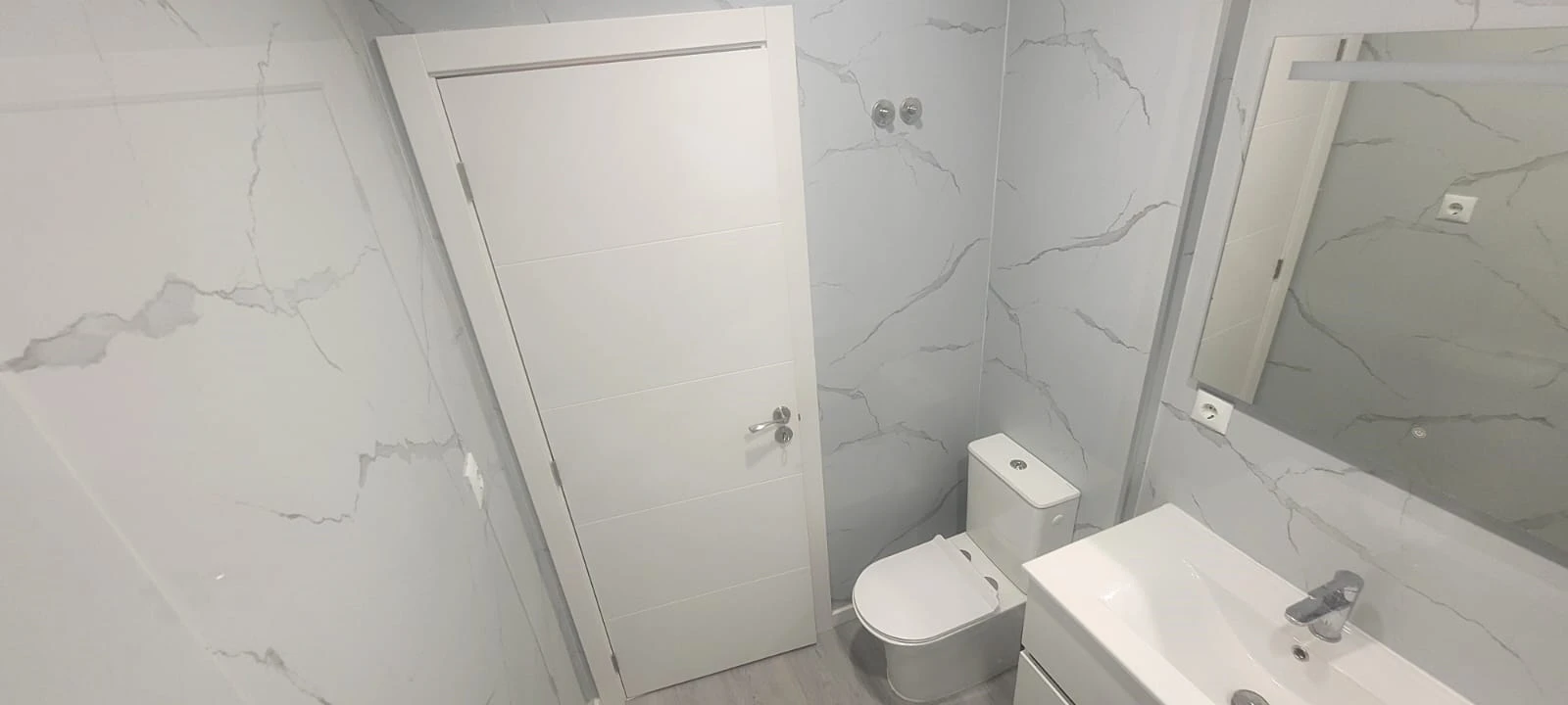 Apartamento T2 para Venda em Corroios Foto 6