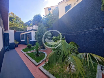 Moradia T3 para Venda em Santa Cruz