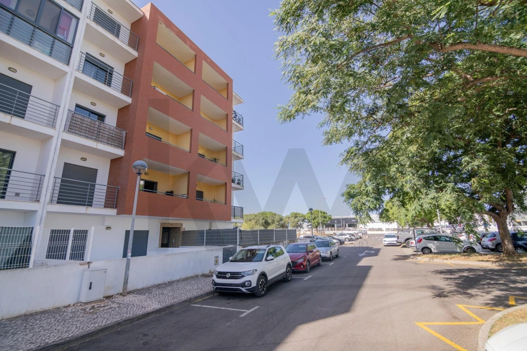 Apartamento T2 para Venda em Portimão Foto 2
