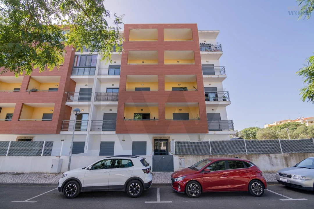 Apartamento T2 para Venda em Portimão Foto 3