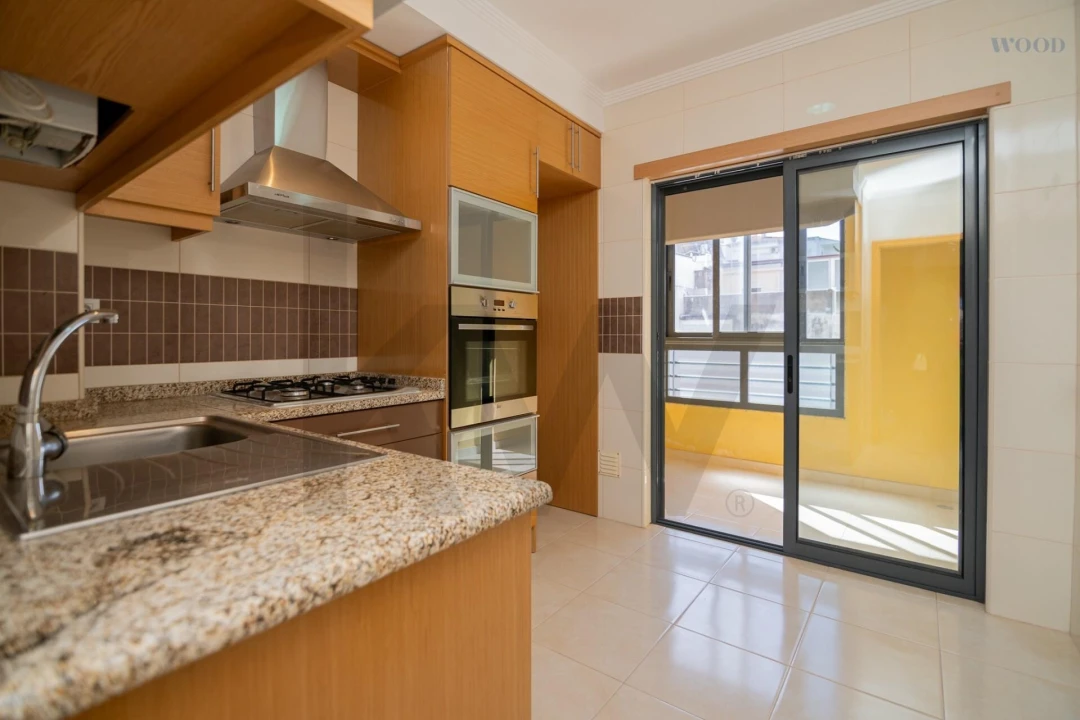 Apartamento T2 para Venda em Portimão Foto 41