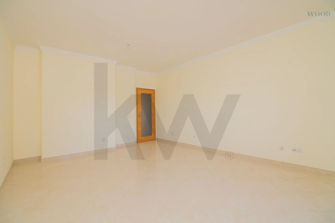 Apartamento T2 para Venda em Portimão Foto 11