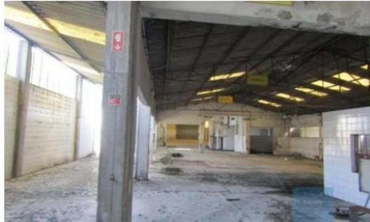 Armazém para Venda em Fiães Foto 5