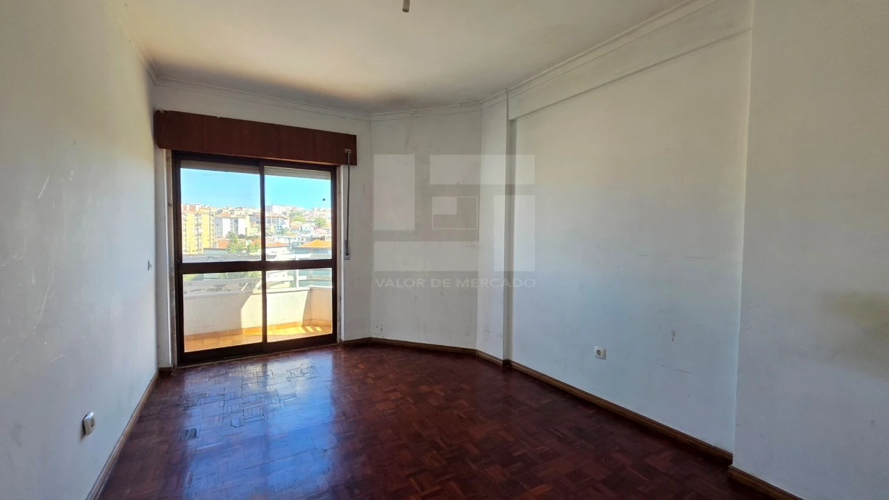 Apartamento T2 para Venda em Cacém e São Marcos Foto 13