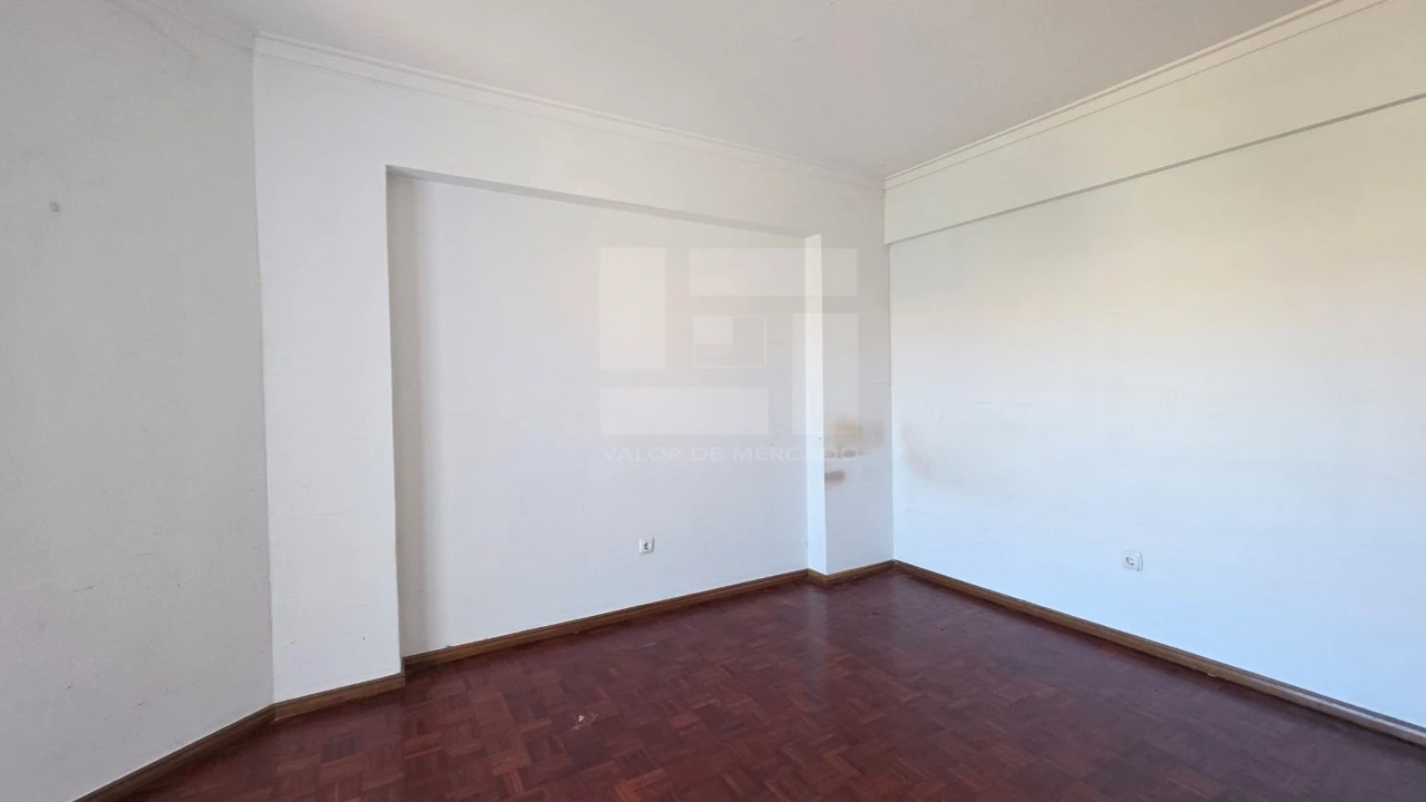 Apartamento T2 para Venda em Cacém e São Marcos Foto 18