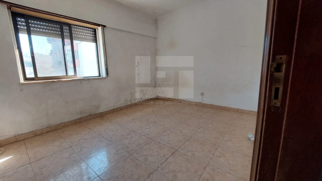 Apartamento T2 para Venda em Cacém e São Marcos Foto 14