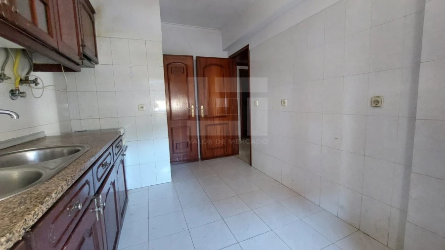 Apartamento T2 para Venda em Cacém e São Marcos Foto 16