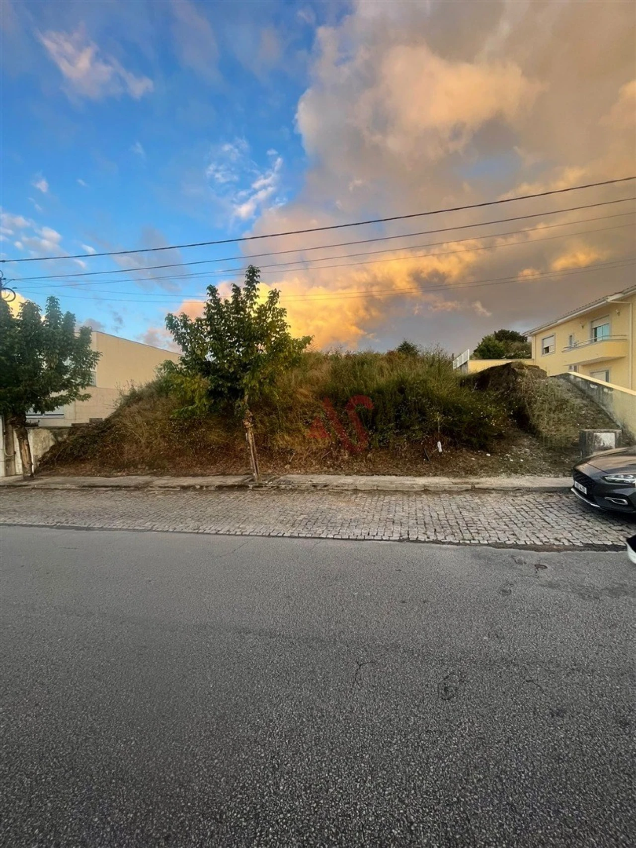 Terreno para Venda em Pombeiro de Ribavizela Foto 1