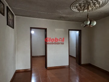 Moradia T2 para Venda em Lajeosa do Dão