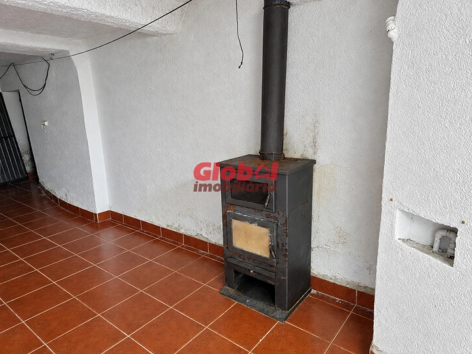Moradia T2 para Venda em Lajeosa do Dão Foto 3