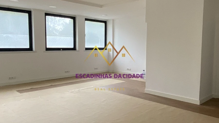 Escritório para Venda em Massamá e Monte Abraão
