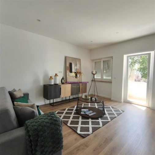 Apartamento T3 para Venda em Benfica Foto 4