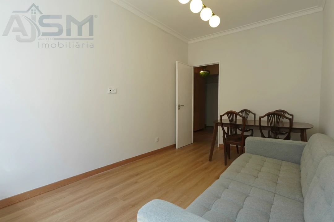 Apartamento T2 para Arrendamento em Ajuda Foto 3