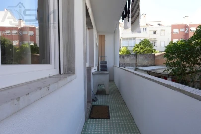 Apartamento T2 para Arrendamento em Ajuda