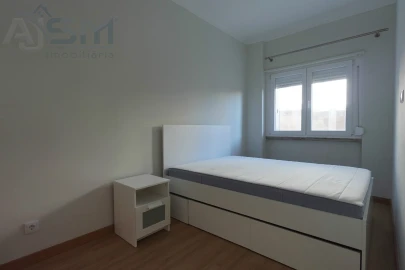 Apartamento T2 para Arrendamento em Ajuda
