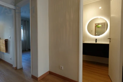 Apartamento T2 para Arrendamento em Ajuda