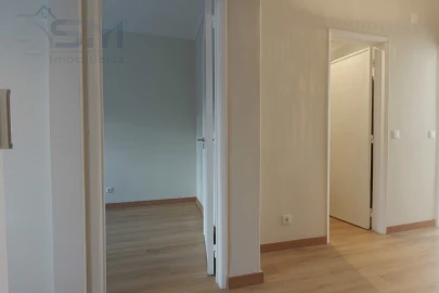 Apartamento T2 para Arrendamento em Ajuda