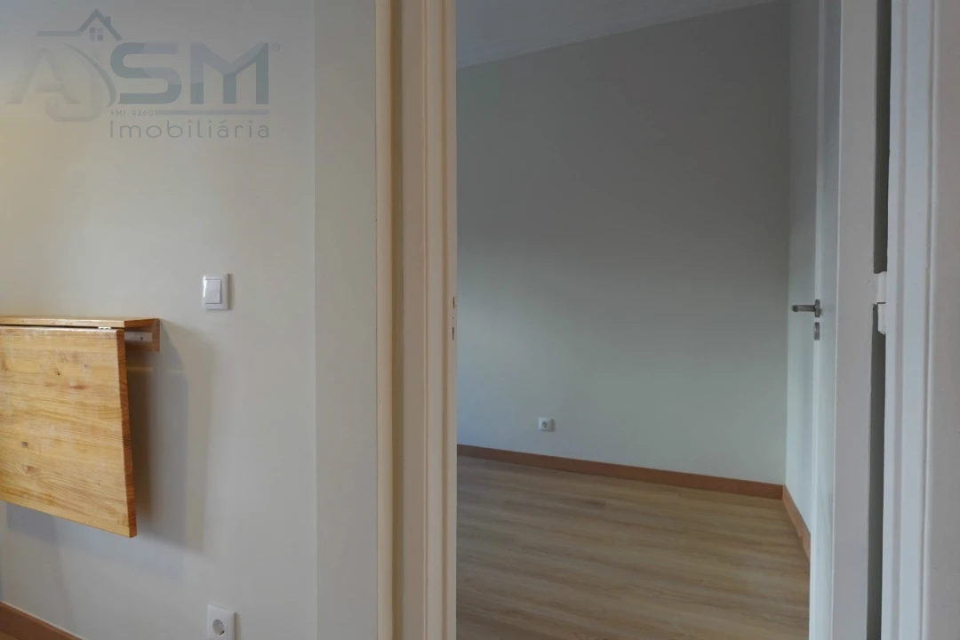 Apartamento T2 para Arrendamento em Ajuda Foto 14