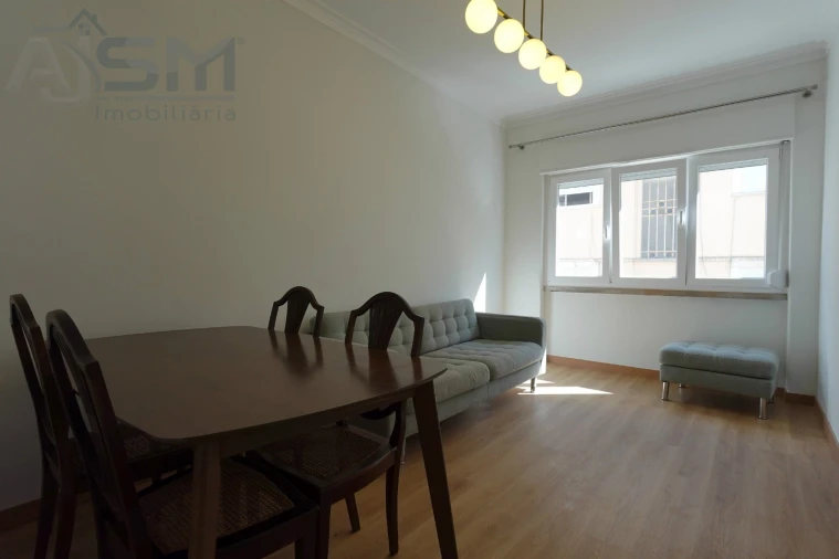Apartamento T2 para Arrendamento em Ajuda Foto 2