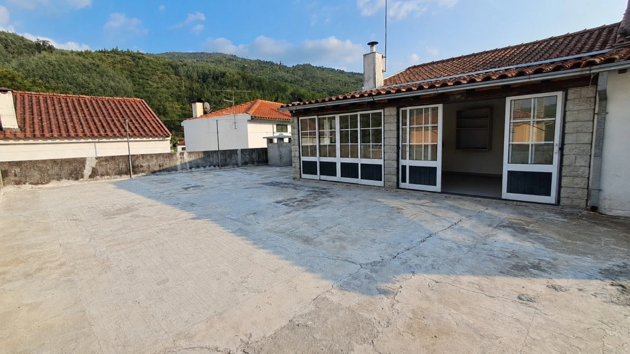 Moradia T8 para Venda em Sandomil Foto 8