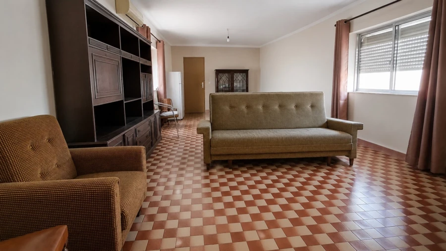 Moradia T4 para Venda em Paranhos Foto 9