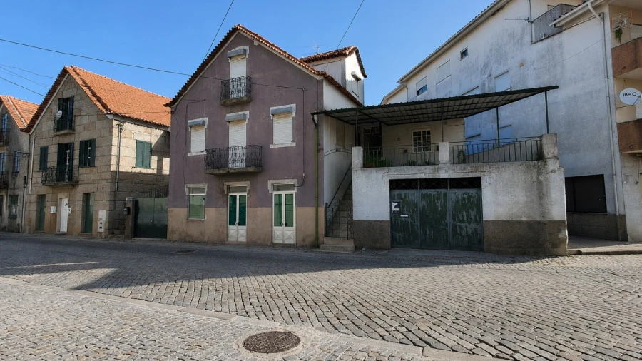 Moradia T4 para Venda em Paranhos