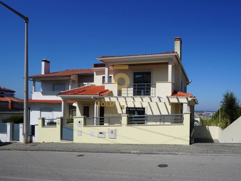 Moradia T3 para Venda em Leiria, Pousos, Barreira e Cortes Foto 1